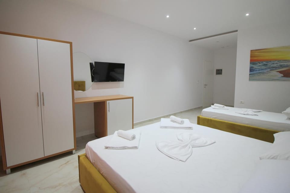 TV and multimedia, Photo of the whole room