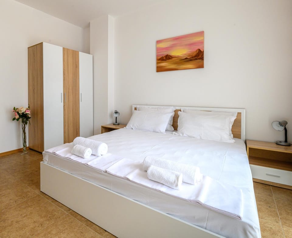 Bed, Photo of the whole room, Bedroom, wardrobe