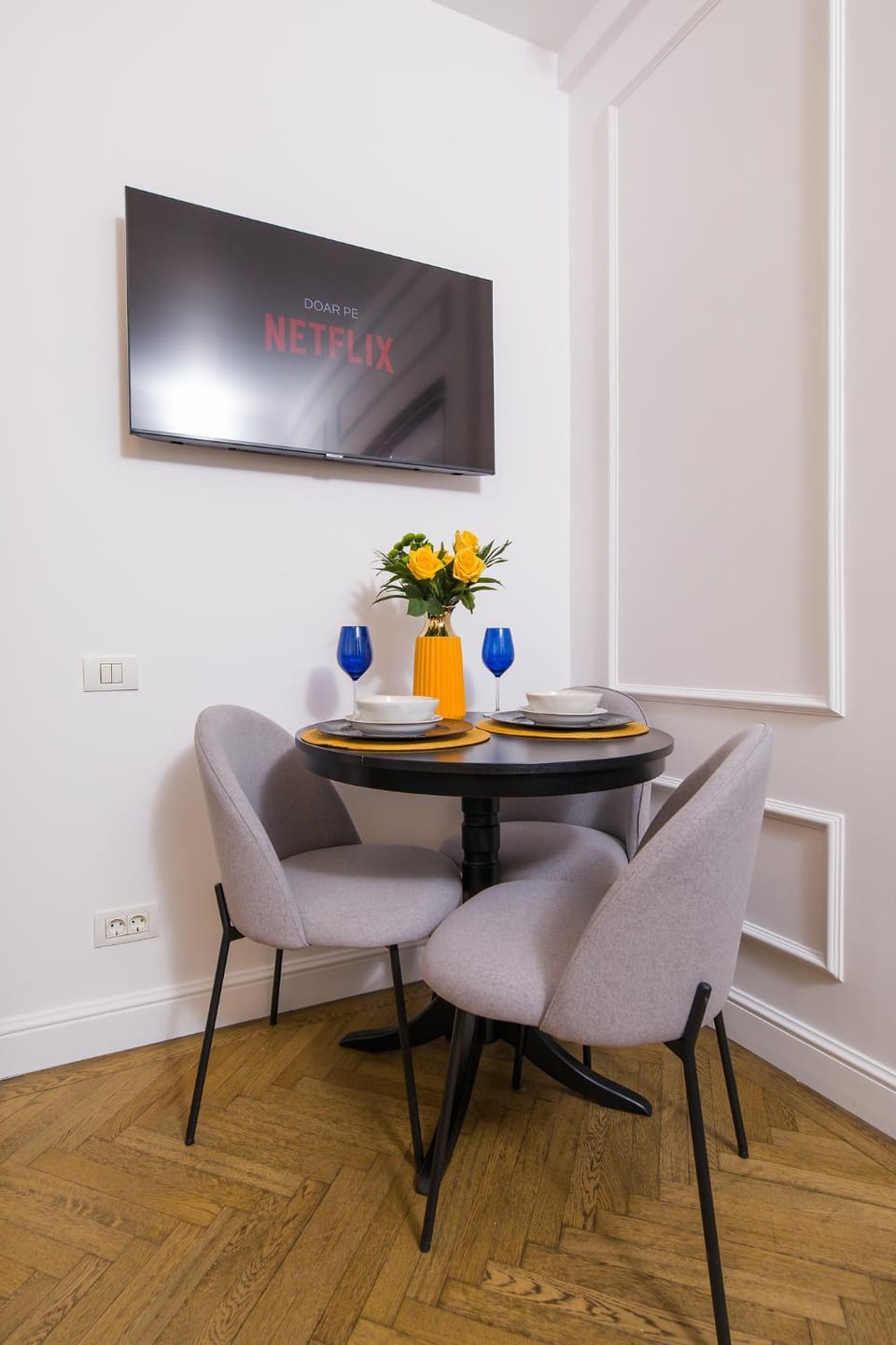 TV and multimedia, Dining area