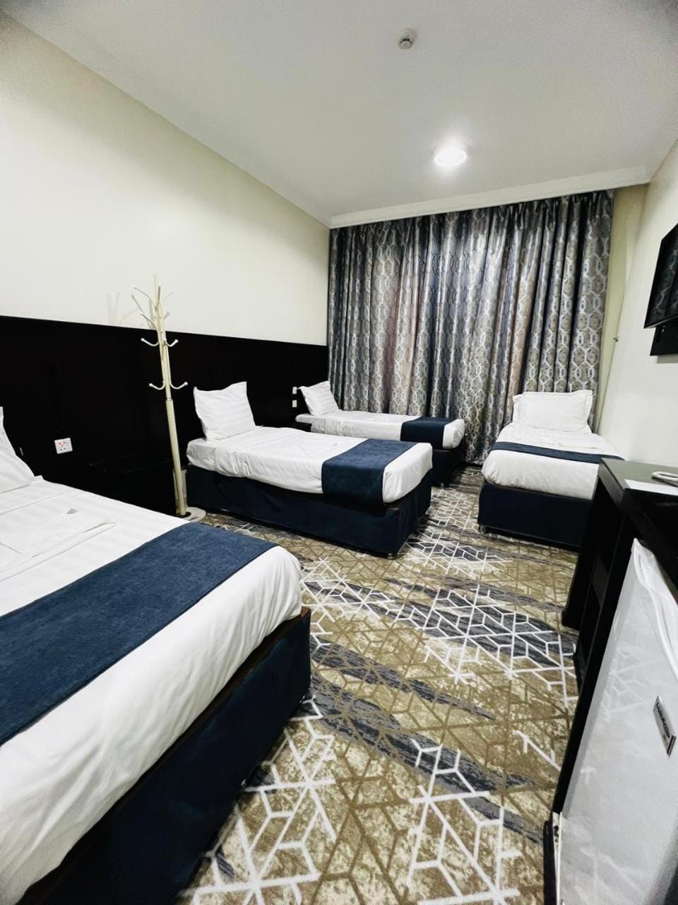 Bed, Living room, Photo of the whole room, Bedroom