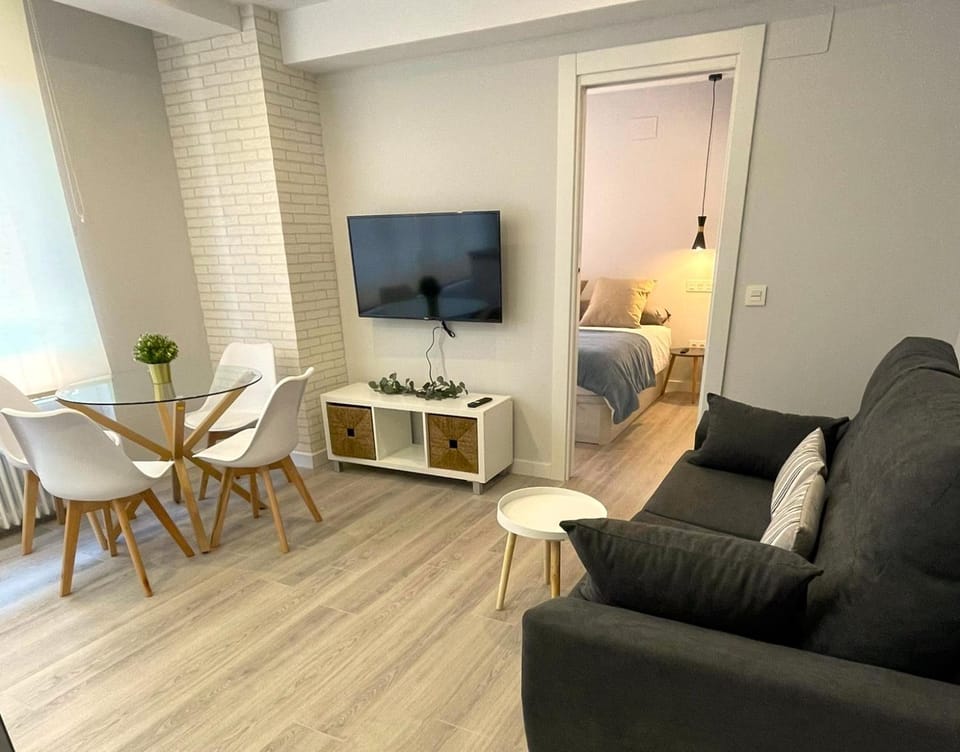 Communal lounge/ TV room, TV and multimedia, Living room, Photo of the whole room, Seating area