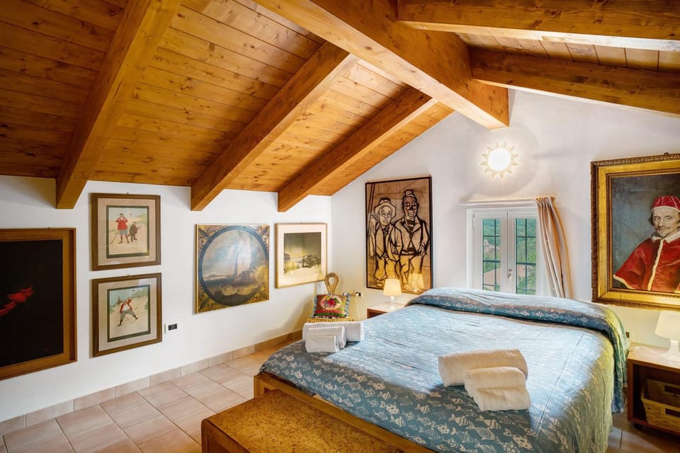 Property building, Living room, Bedroom
