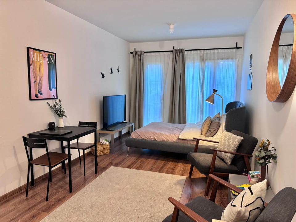 Bed, Kitchen or kitchenette, Photo of the whole room, Bedroom