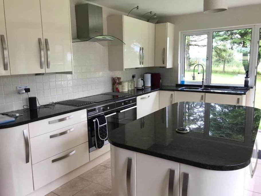 Kitchen or kitchenette, pet friendly, stove