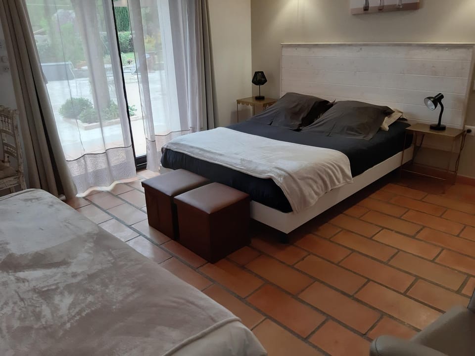 Logis des Magnans - Deux Chambres familiales communicantes pour 4 ou 5 personnes Vacation rental in Occitanie