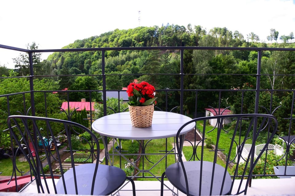 Apartamenty Turystyczna 25 blisko centrum, z dodatkowym bezpłatnym parkingiem w centrum miasta Apartment hotel in Lower Silesian Voivodeship