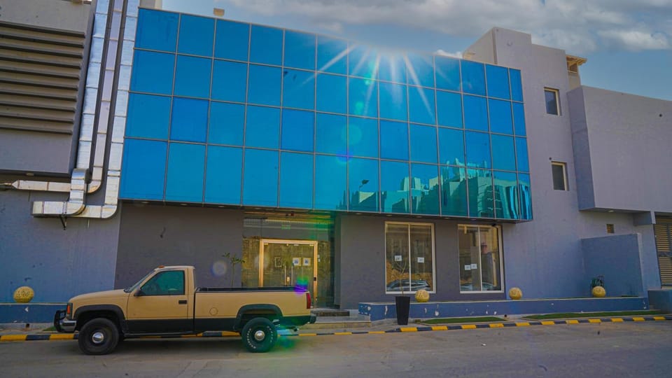 Property building, Day, On site