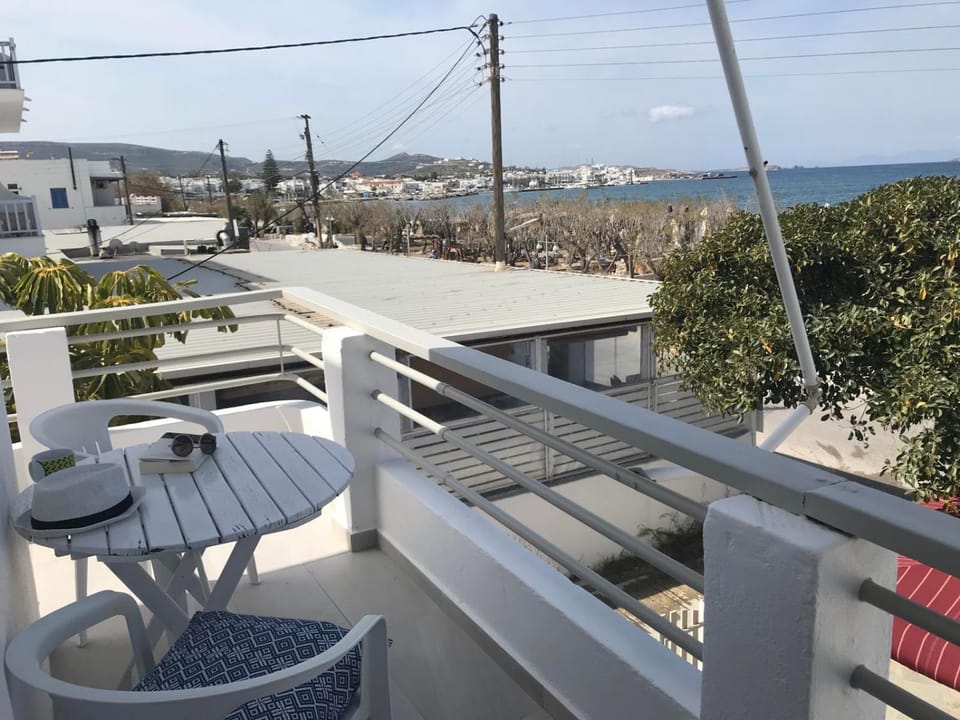 View (from property/room), Balcony/Terrace, Garden view