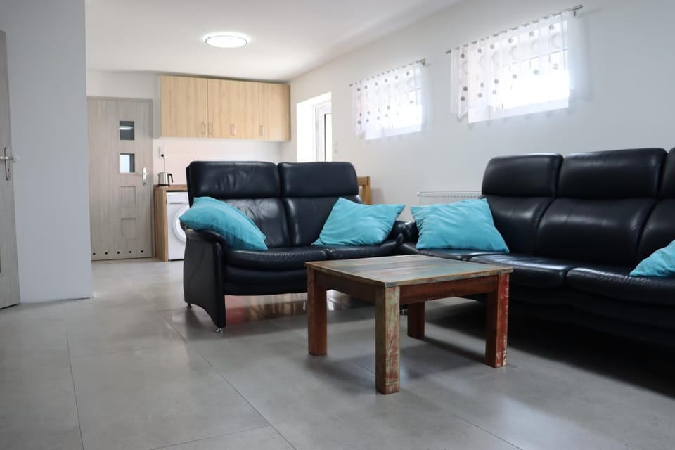 Kitchen or kitchenette, Living room, kitchen