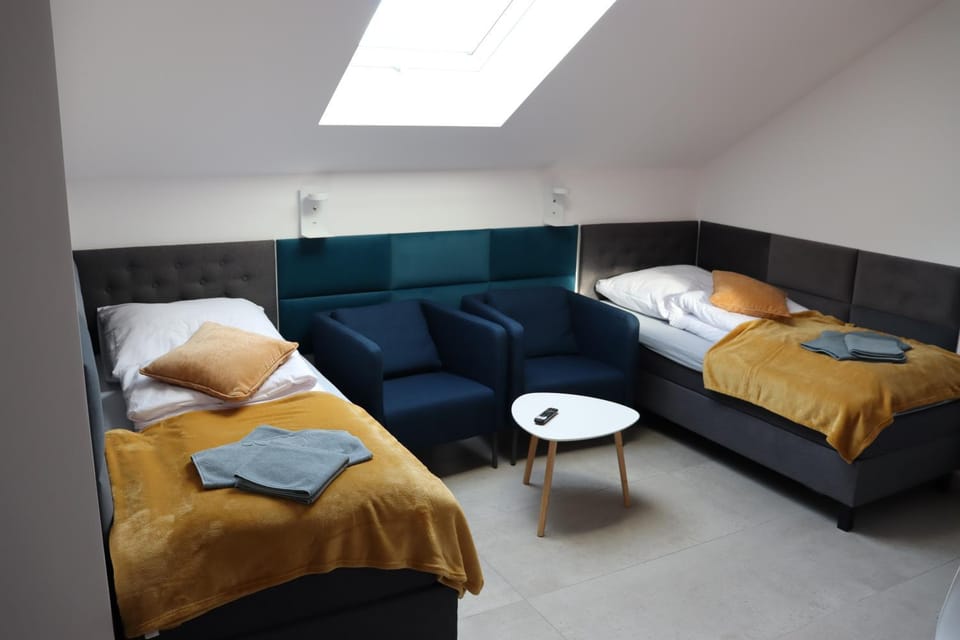 Bed, Living room, Photo of the whole room, Seating area, Bedroom