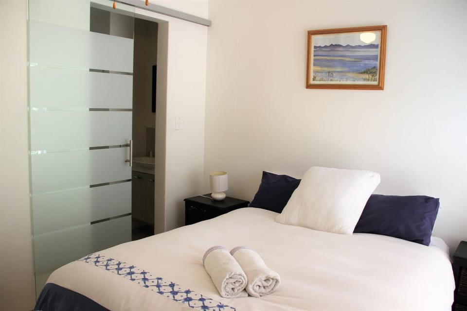 Bathroom, Photo of the whole room, Bedroom