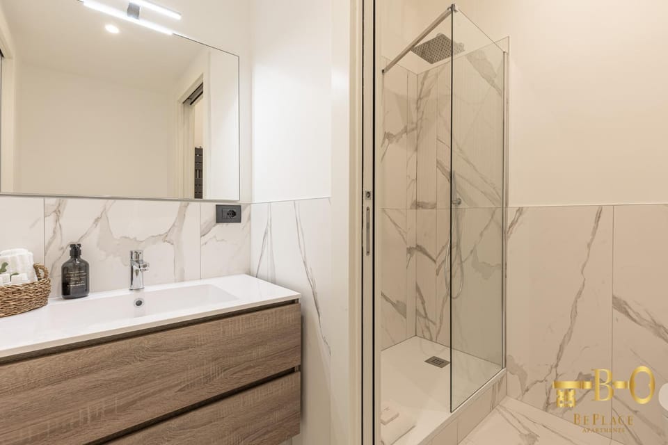 Shower, Bathroom, towels