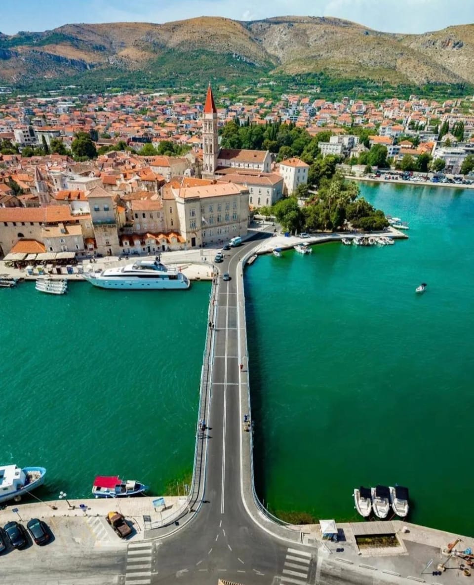 Neighbourhood, City view, Sea view, Street view
