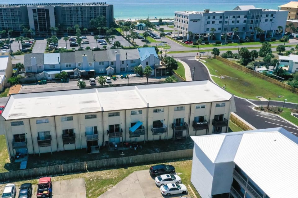 Islandwood Condos Unit 104 House in Okaloosa Island