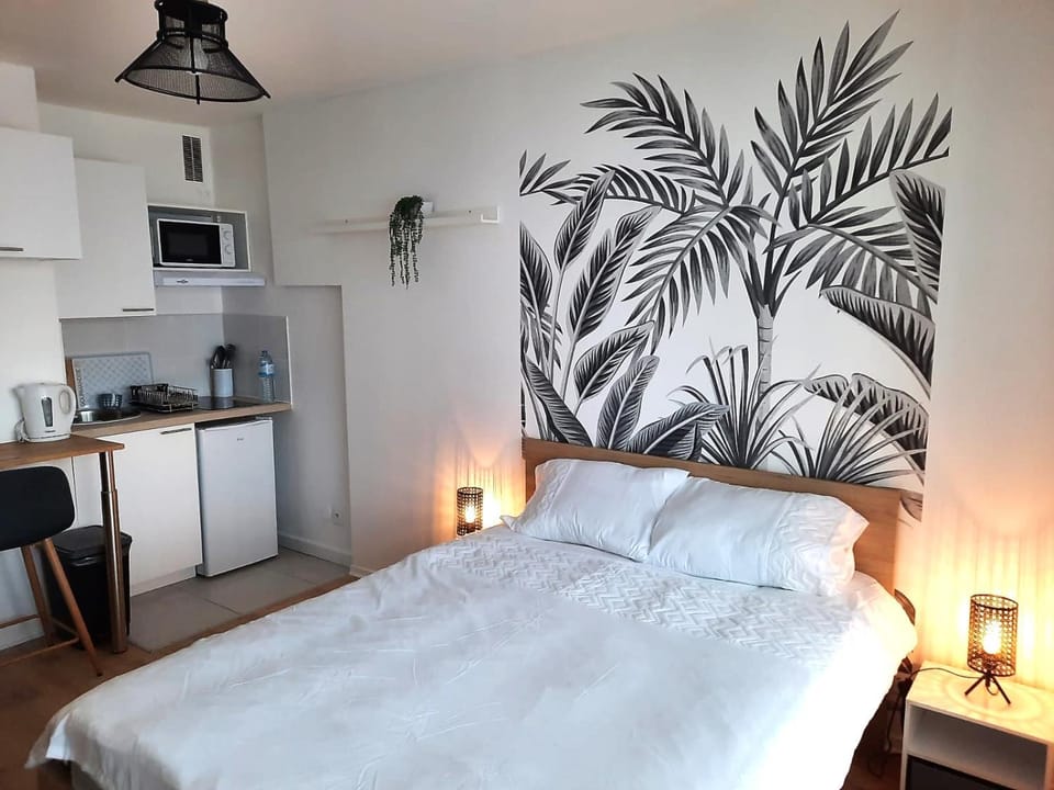 Bed, Photo of the whole room