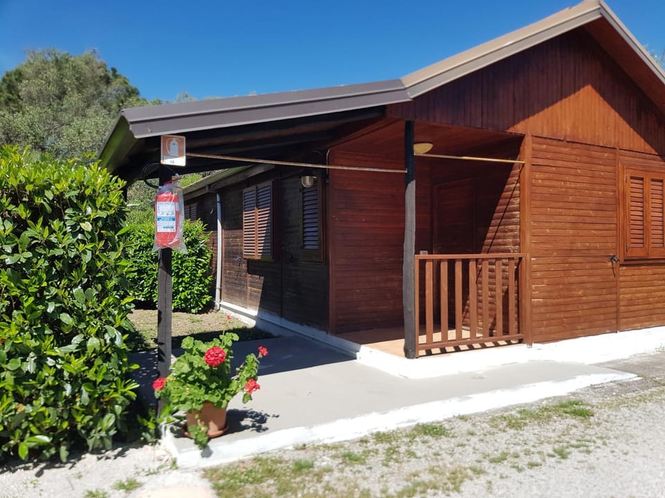 Patio, Facade/entrance