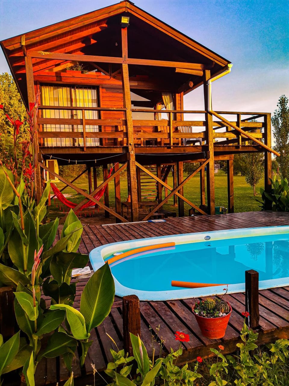 Property building, Garden, Swimming pool