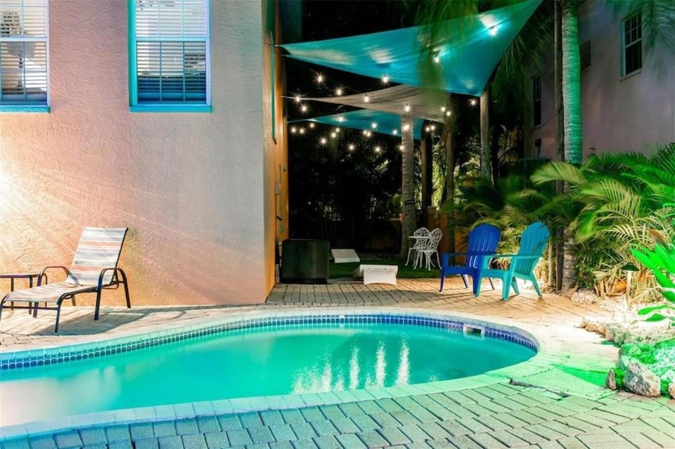 Swimming pool