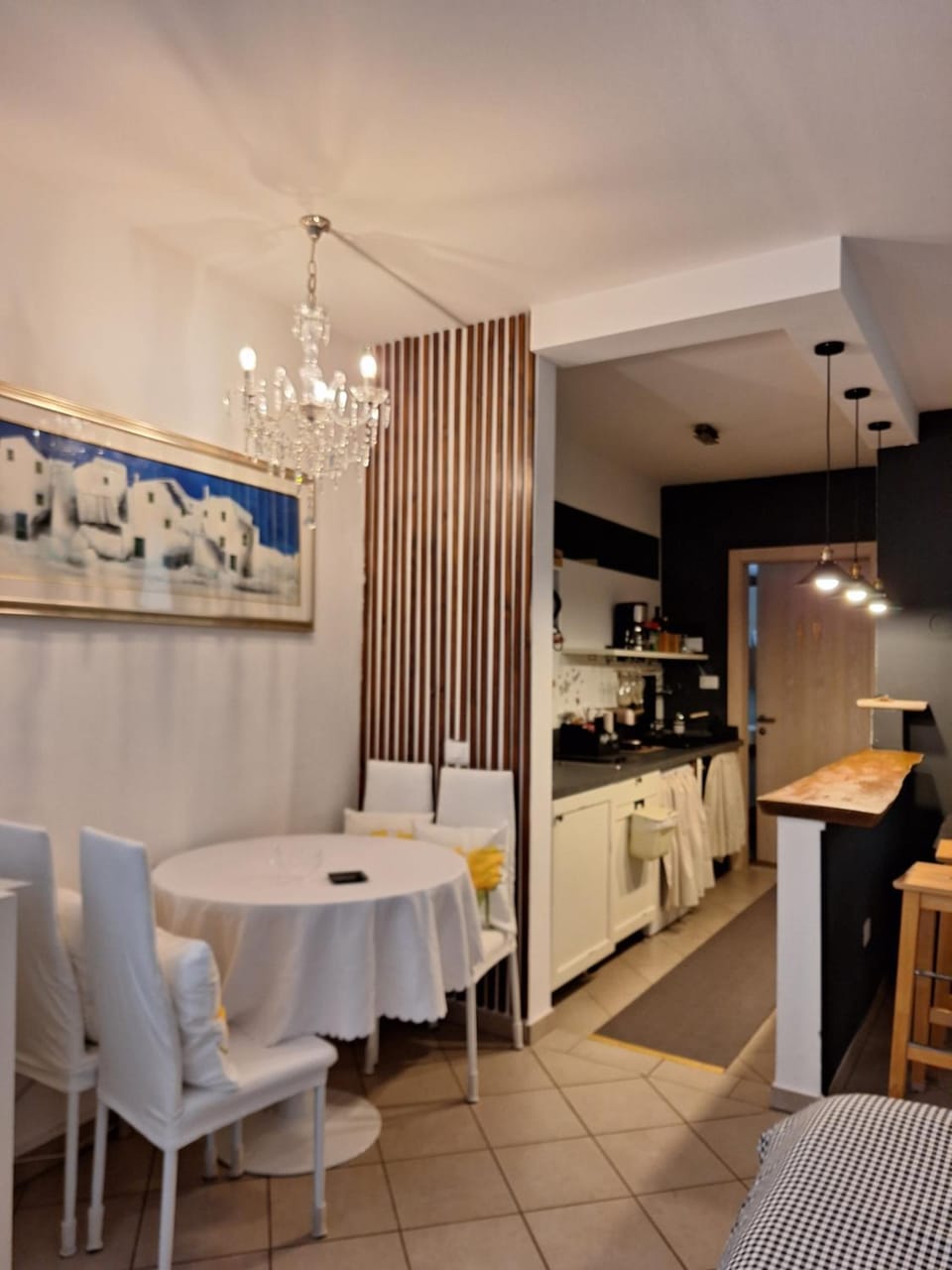 Kitchen or kitchenette, Living room, Seating area, Dining area