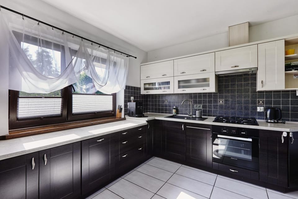 Kitchen or kitchenette, Communal kitchen, oven, stove, kitchen