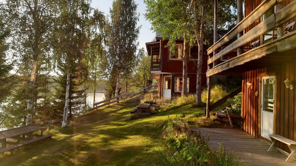 Property building, Restaurant/places to eat, Restaurant/places to eat, Garden