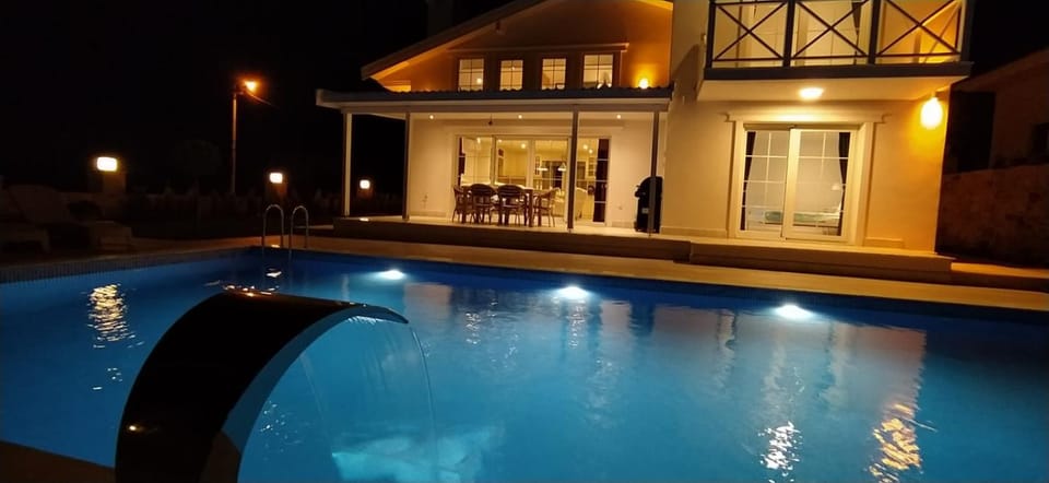 Heated Pool Fantastic holiday house Toscana feeling by Foca Villa in İzmir Province