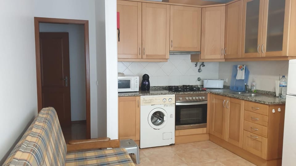 Kitchen or kitchenette, Communal kitchen