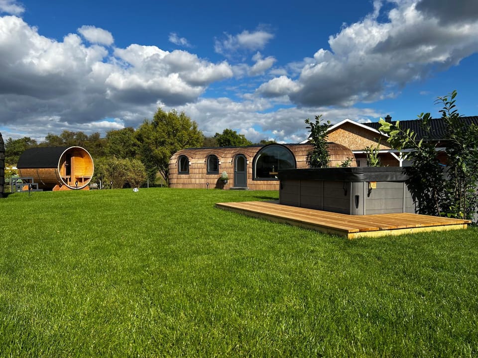 Property building, Sauna, Swimming pool