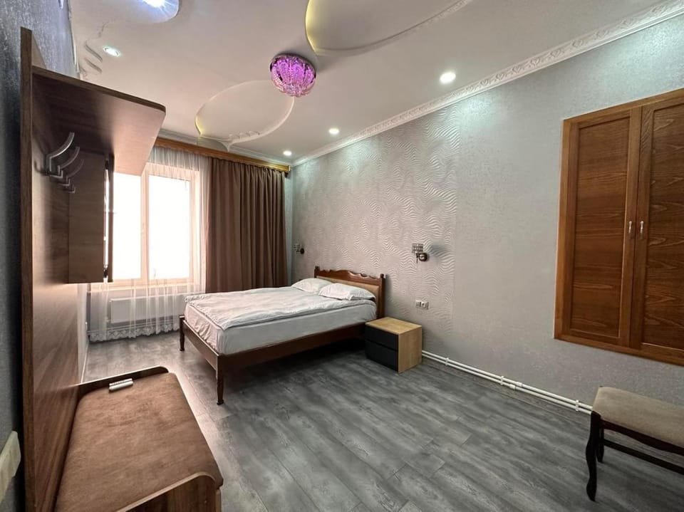 Bed, TV and multimedia, Photo of the whole room, Bedroom, wardrobe