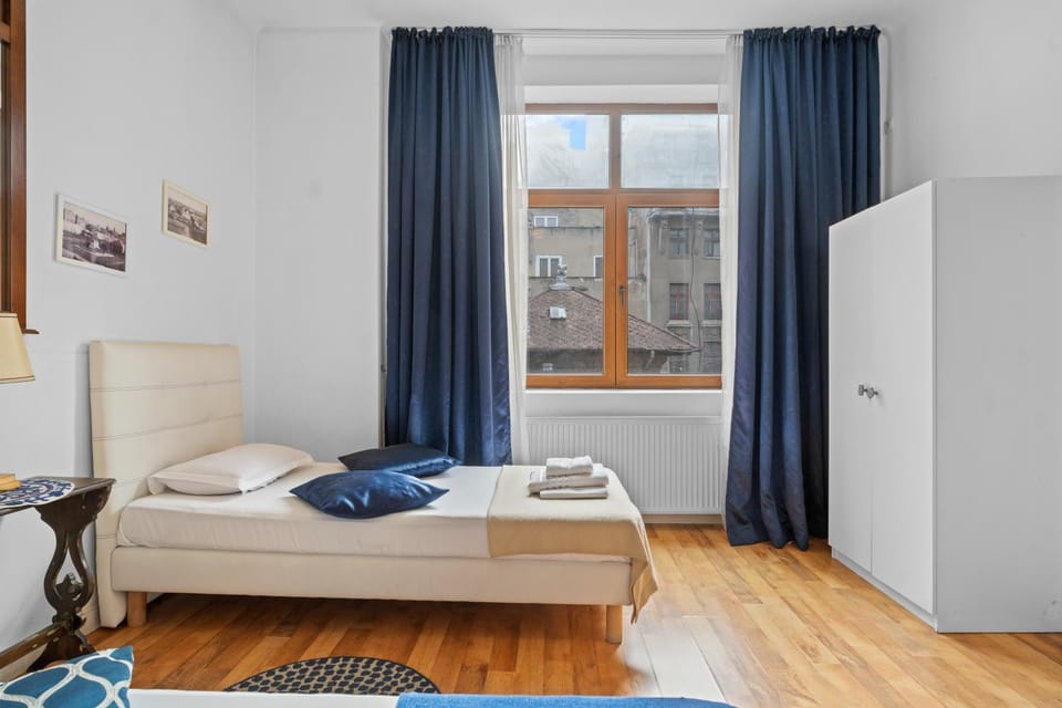 Bedroom, wardrobe
