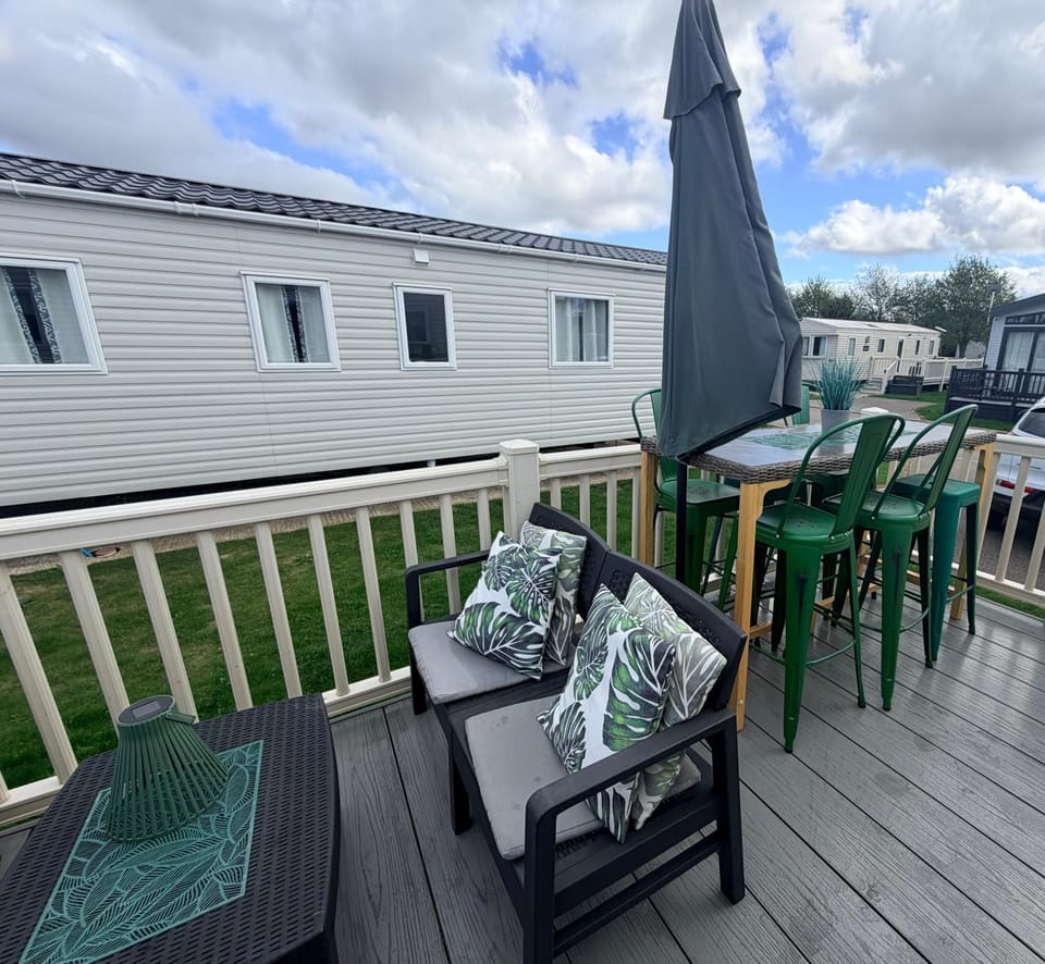 The Wardens Escape - Tattershall Lakes Country Park Campground/ 
RV Resort in Tattershall