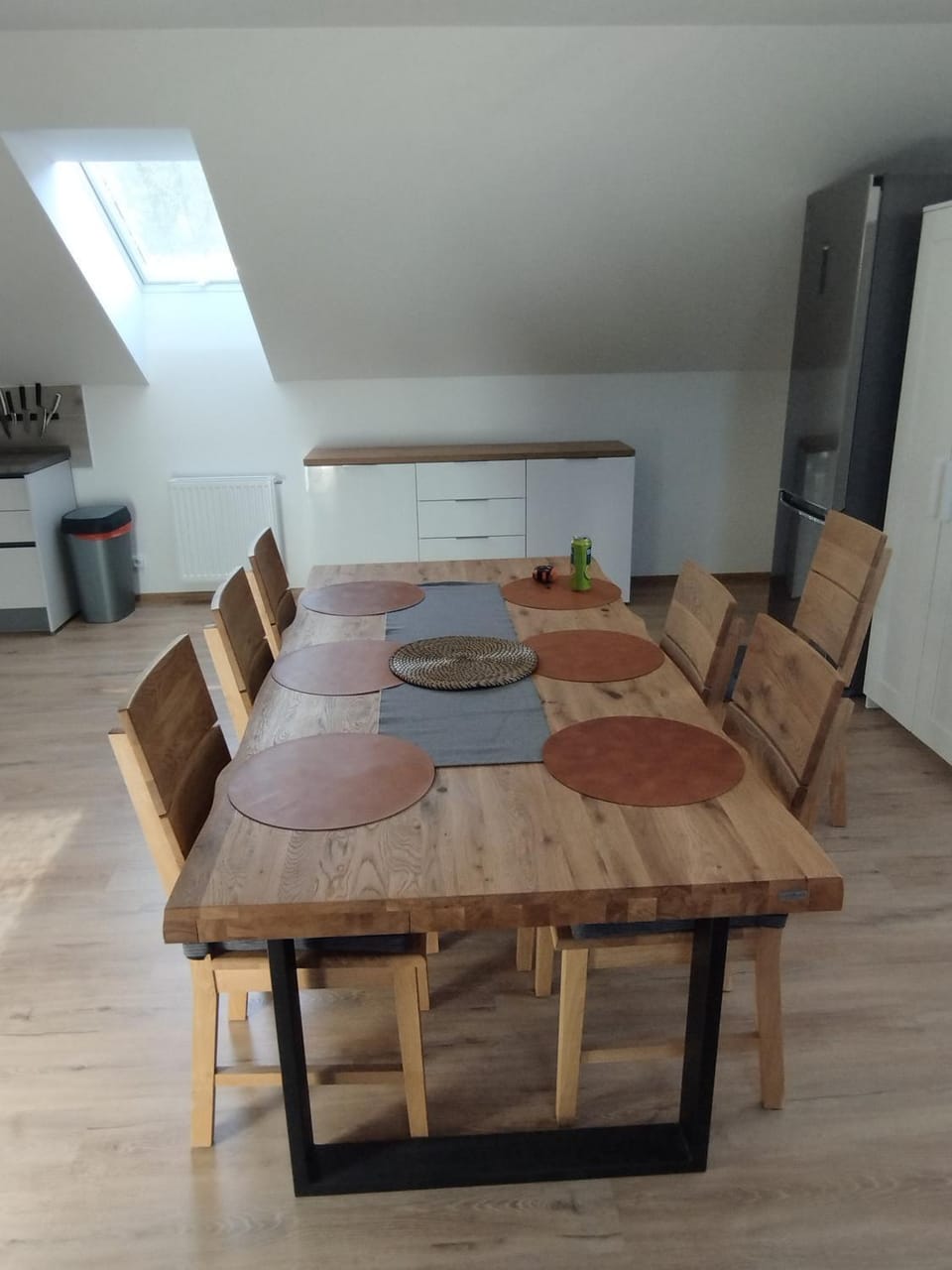 Kitchen or kitchenette, Seating area, Dining area