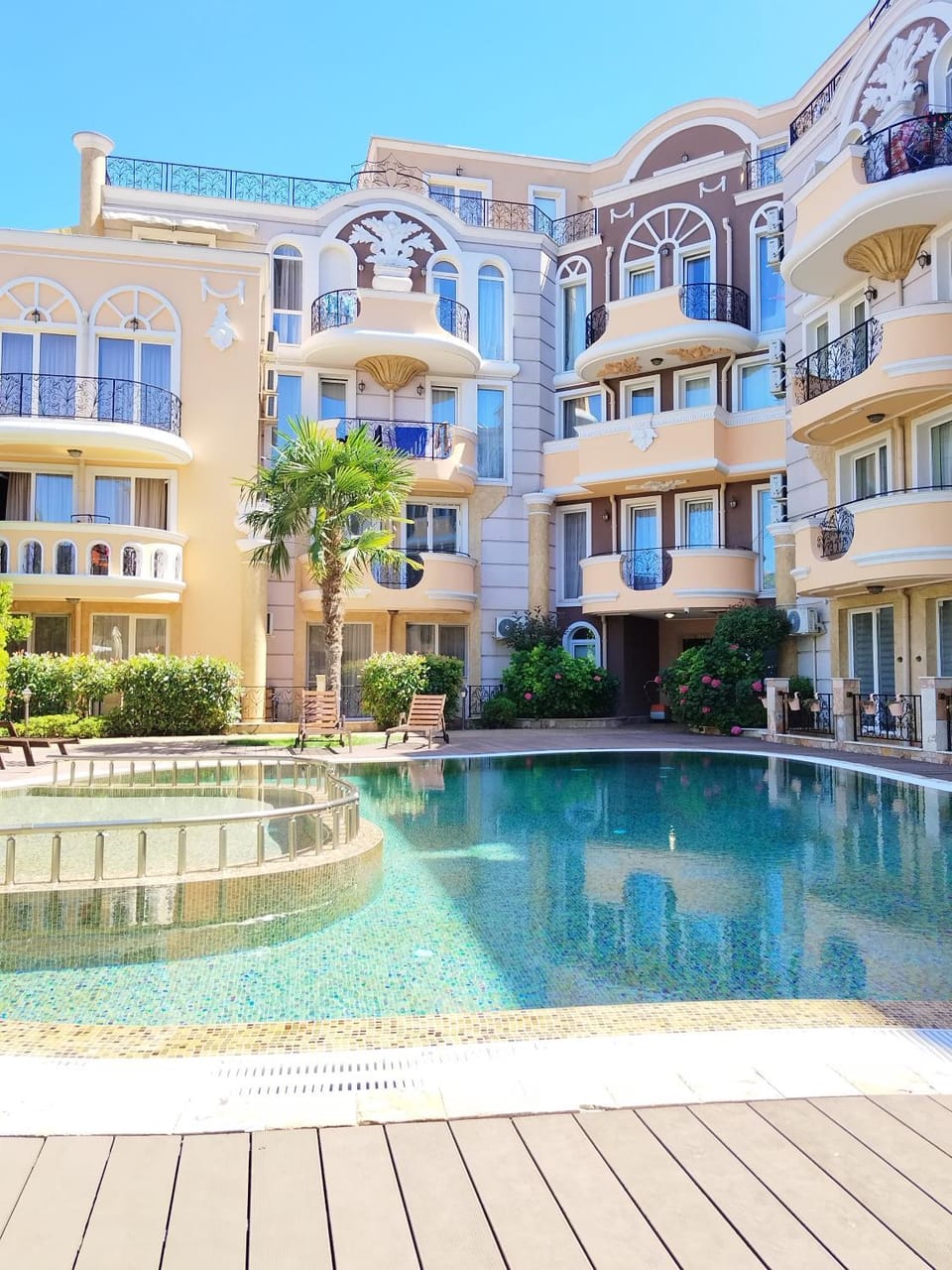 Property building, Swimming pool, Swimming pool