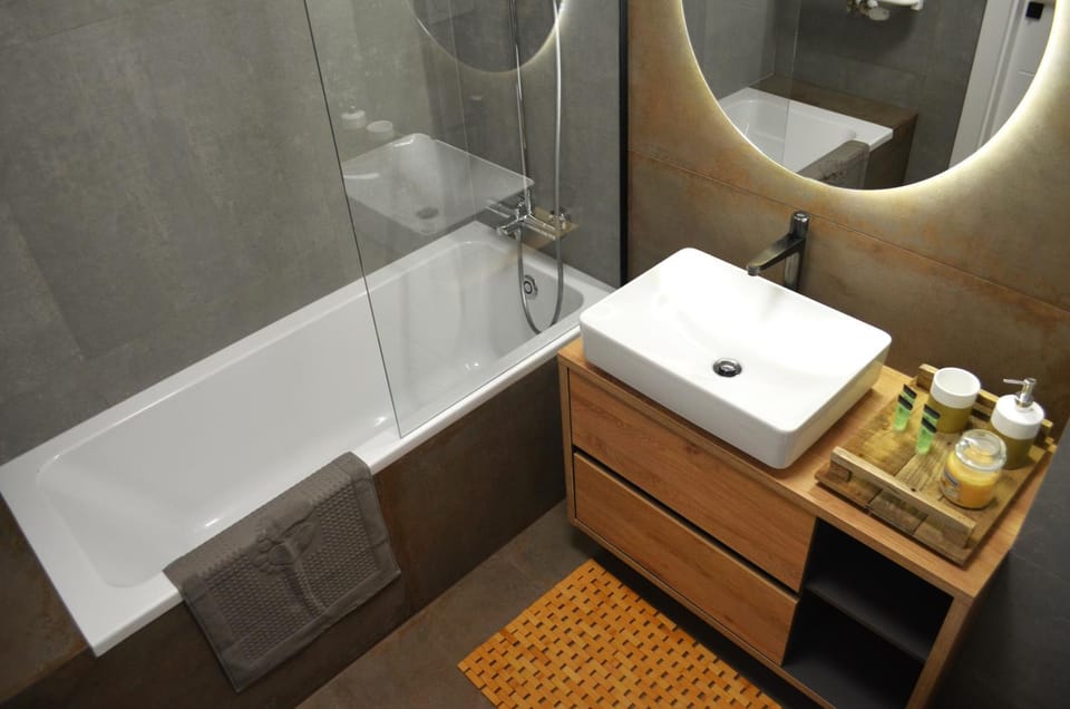 Bathroom, heating