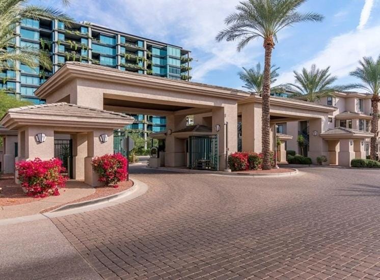 Pure Suites Furnished Two Bed Apts Pool Gym Scottsdale Quarter Kierland Commons Apartment in Kierland