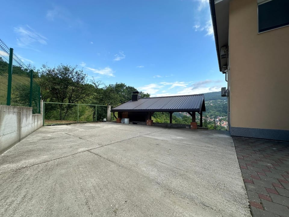 Property building, Natural landscape