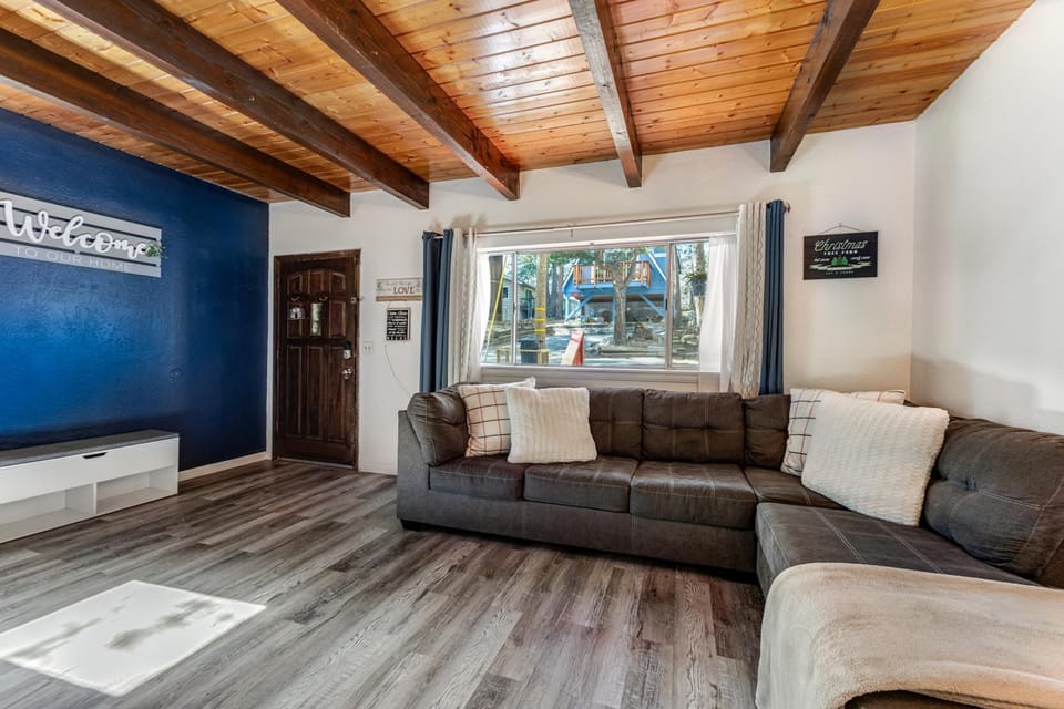 Blue Bird Beauty House in Arrowbear Lake