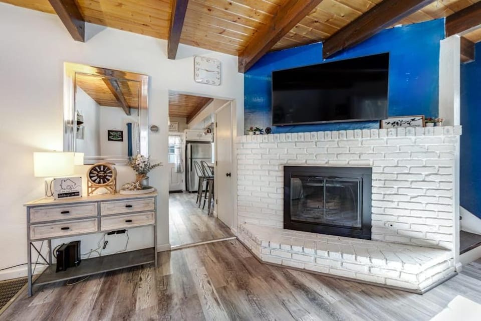 Blue Bird Beauty House in Arrowbear Lake