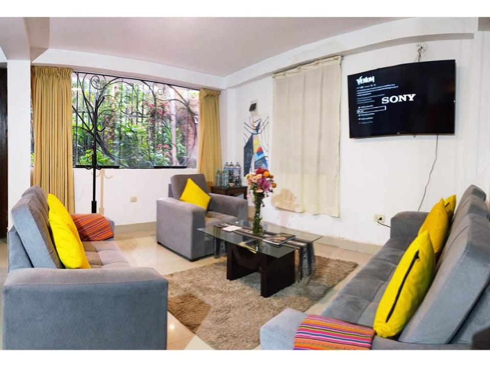 Living room, Seating area