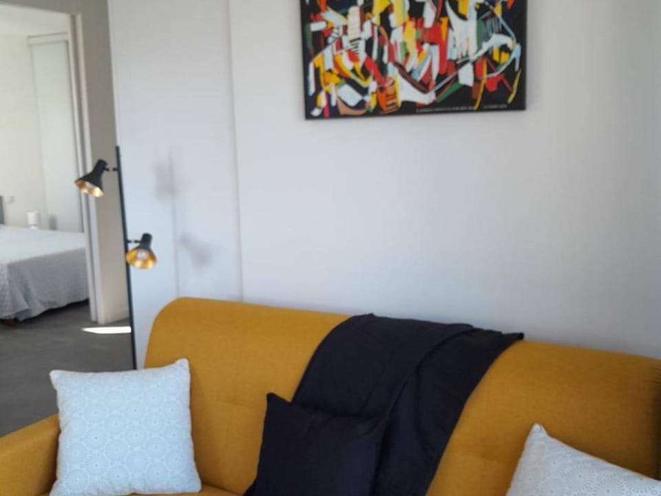 Appartement neuf lumineux avec balcon, Wi-Fi, au pied de la plage du Chay, Royan - FR-1-494-126 Apartment in Royan