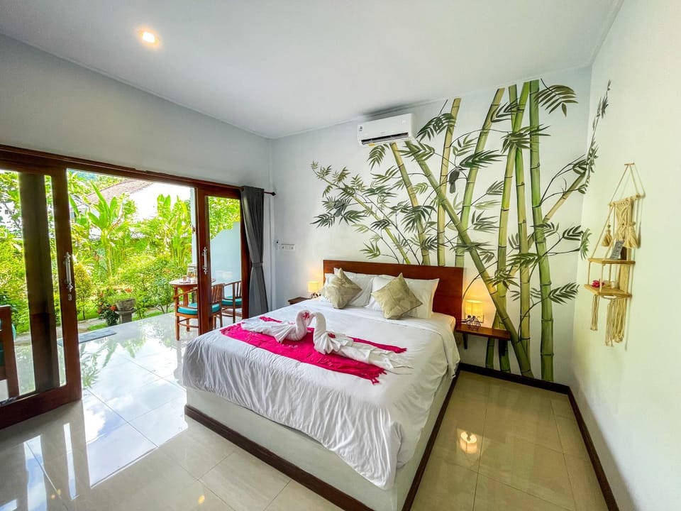 Bed, Photo of the whole room, Bedroom, Garden view