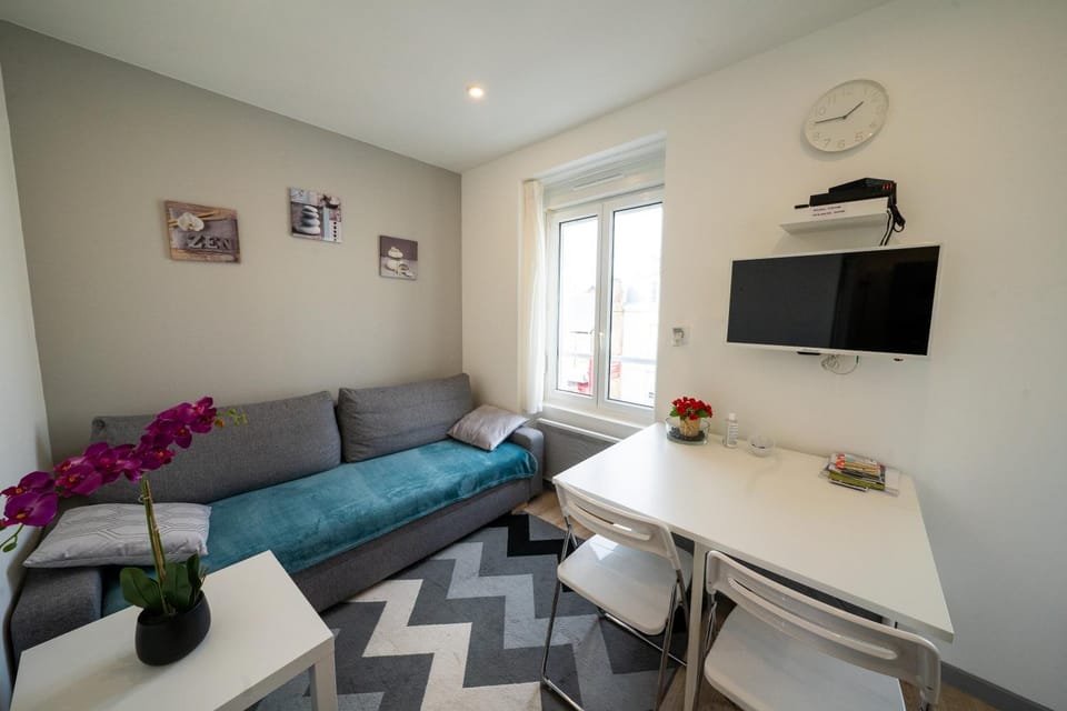 TV and multimedia, Dining area