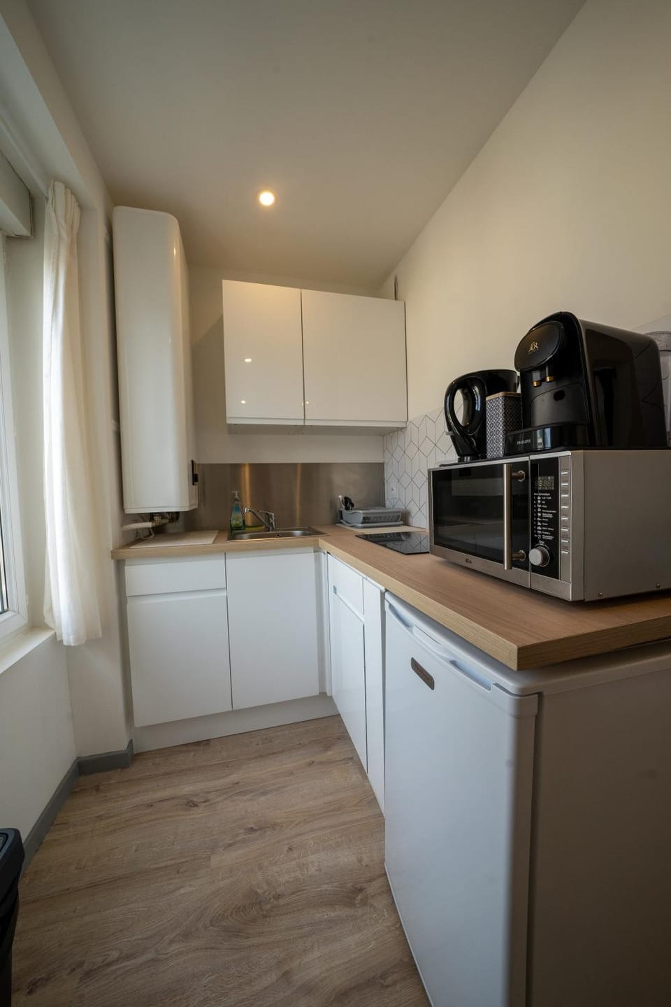 Coffee/tea facilities, Kitchen or kitchenette, minibar, stove