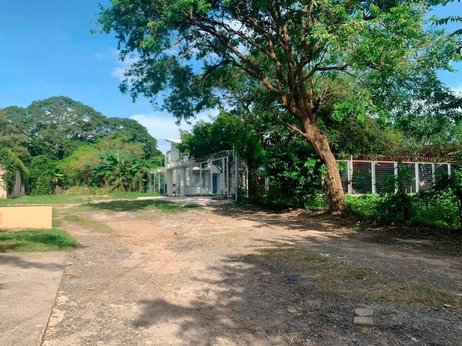 Casa Buda Liberia Cerca del Aeropuerto Apartment in Liberia