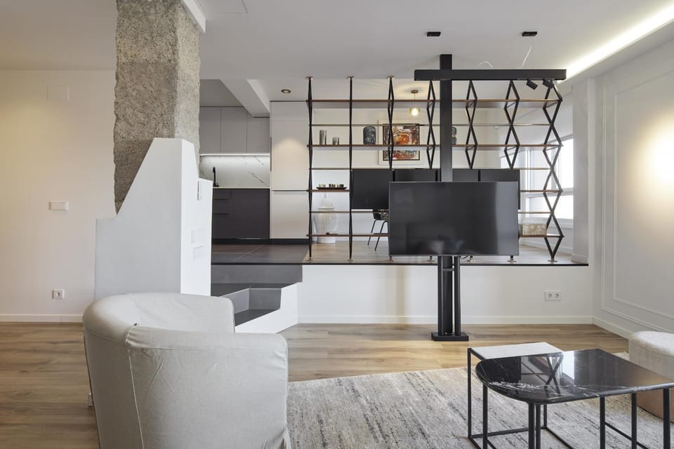 TV and multimedia, Kitchen or kitchenette, Living room, Seating area, Dining area