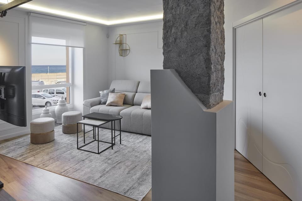 Communal lounge/ TV room, Living room, Seating area