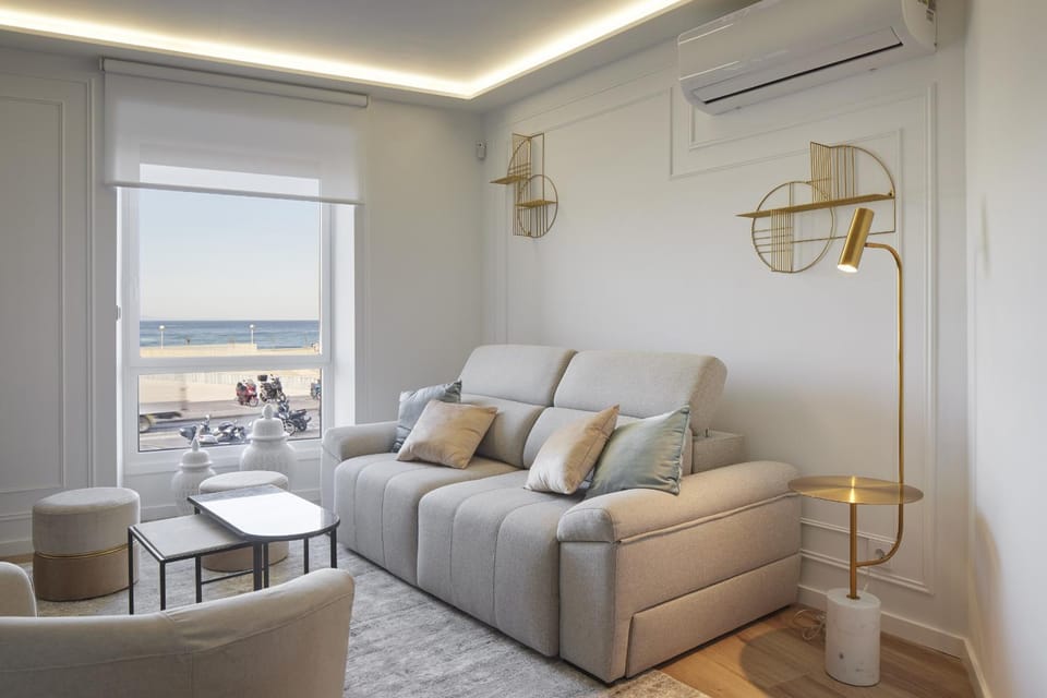 Communal lounge/ TV room, Living room, air conditioner