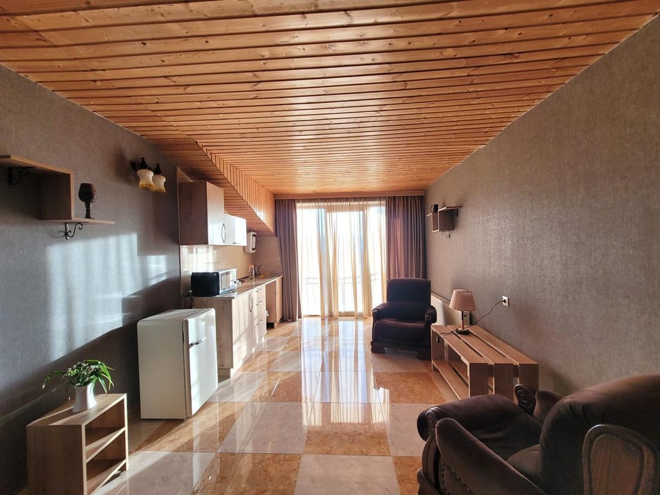 Living room, Seating area, Communal kitchen
