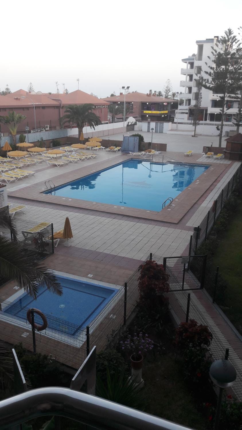 Swimming pool, Swimming pool