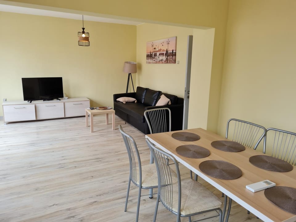 Spacious apartment "Sunny Sofia" in the heart of Varna city Apartment in Varna